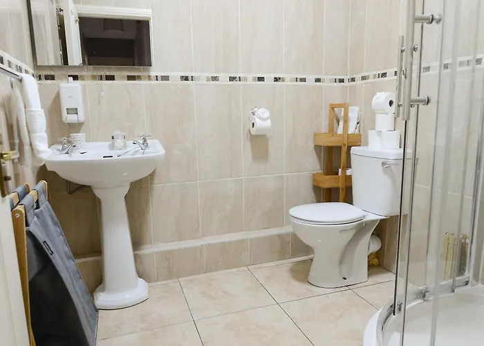 The Great Escape At No 3 Center * Galway